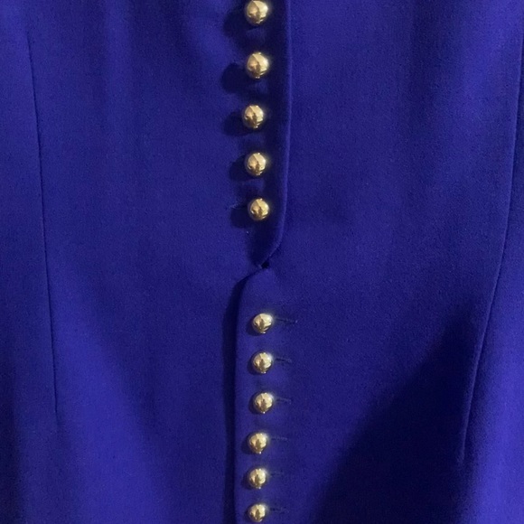 Vintage women's blazer with unique button and collar detail - Picture 3 of 6